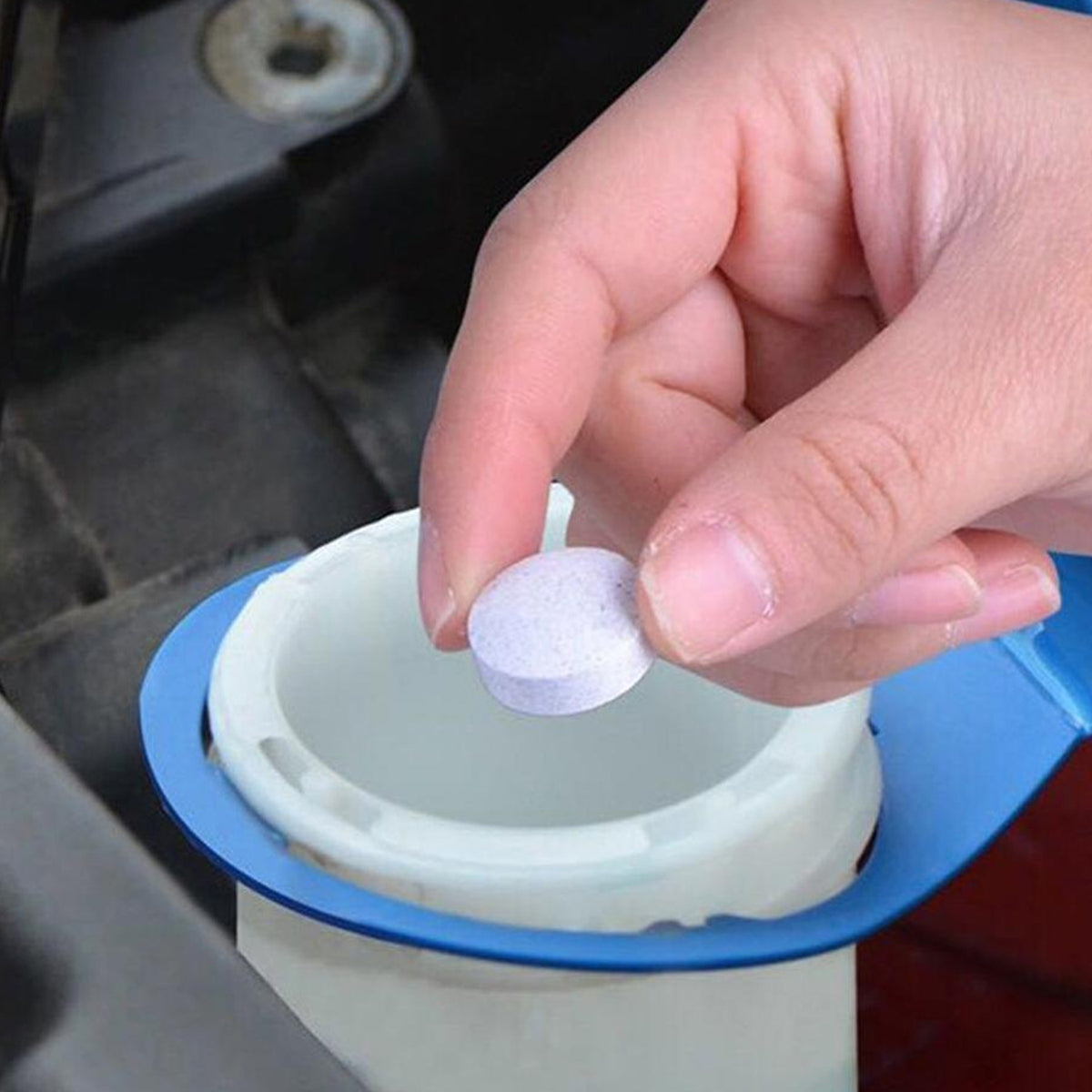 Pack of 10 car windshield cleaner tablets for washer fluid, view 2